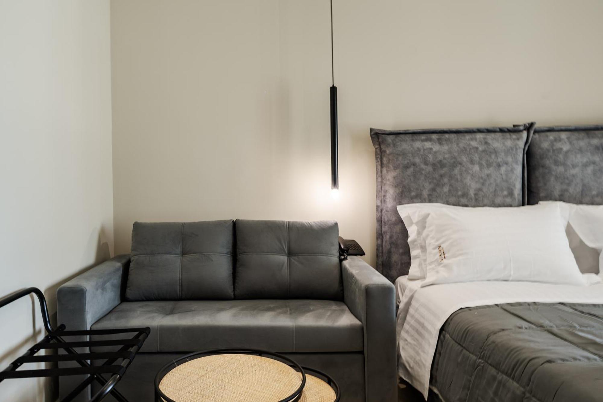 Nikon Boutique Hotell 4*