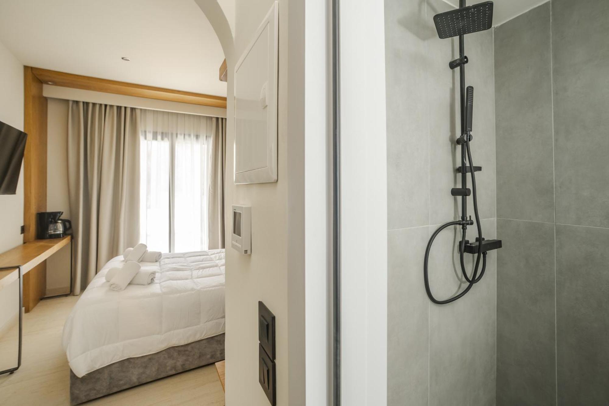 Nikon Boutique Hotell 4*